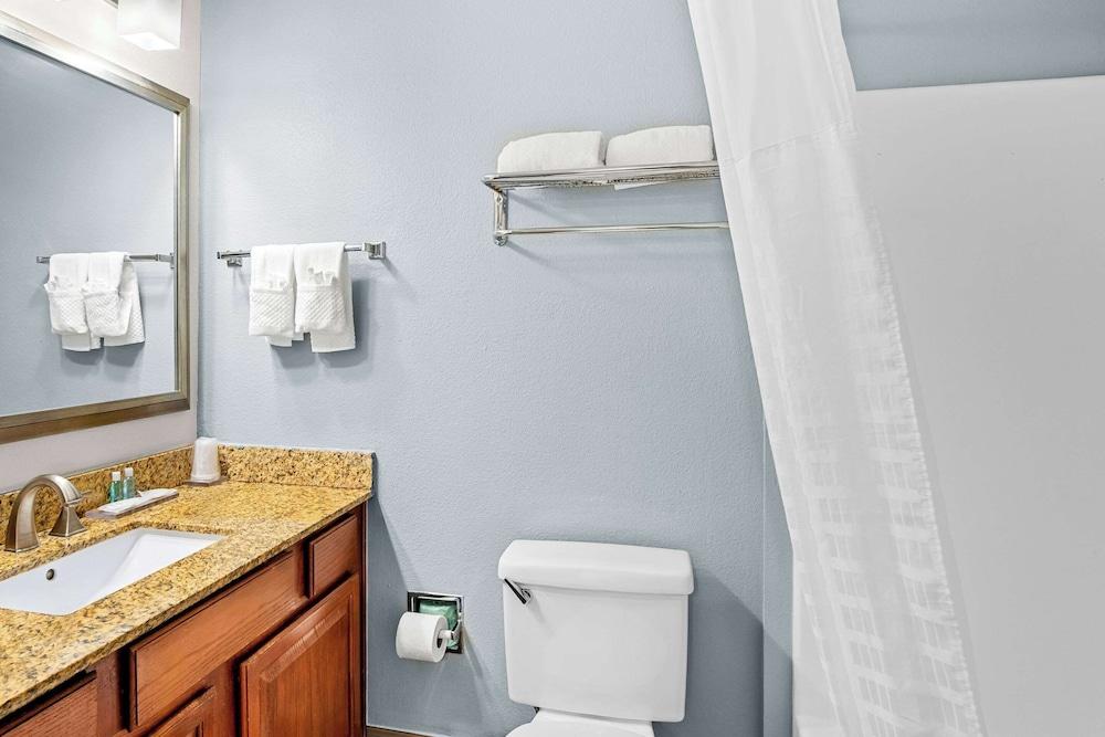 MainStay Suites Addison-Dallas photo 17