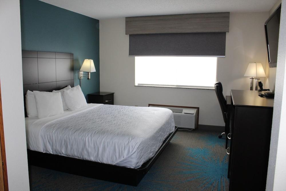 Reston Inn & Suites photo 24