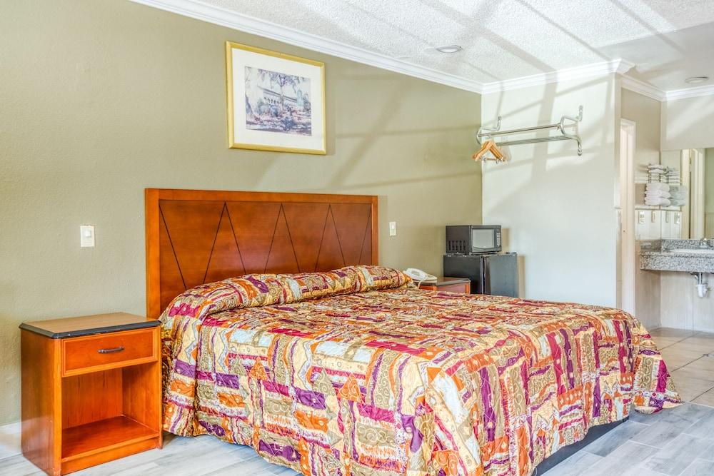 Passport Inn Whittier photo 30