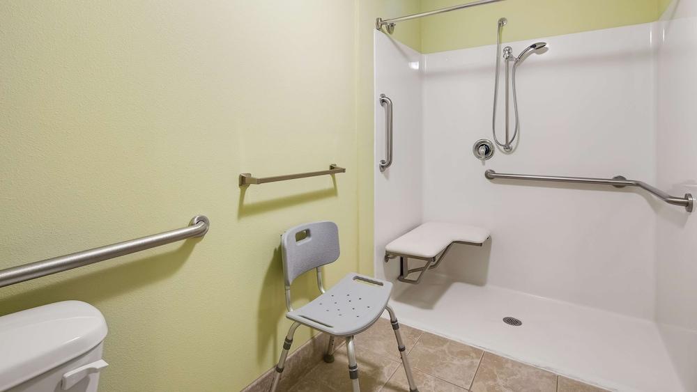 Best Western Rama Inn photo 26