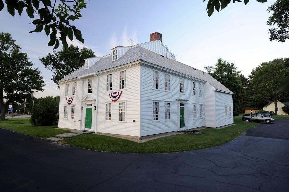 Old Sturbridge Inn and Reeder Family Lodges photo 23
