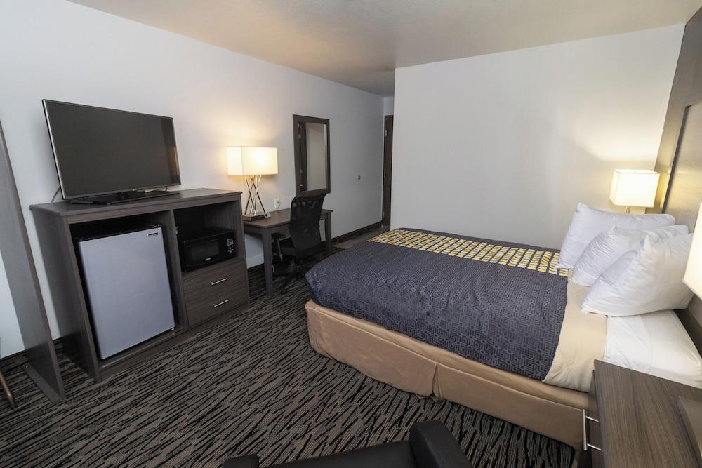 Big Sky Inn photo 27