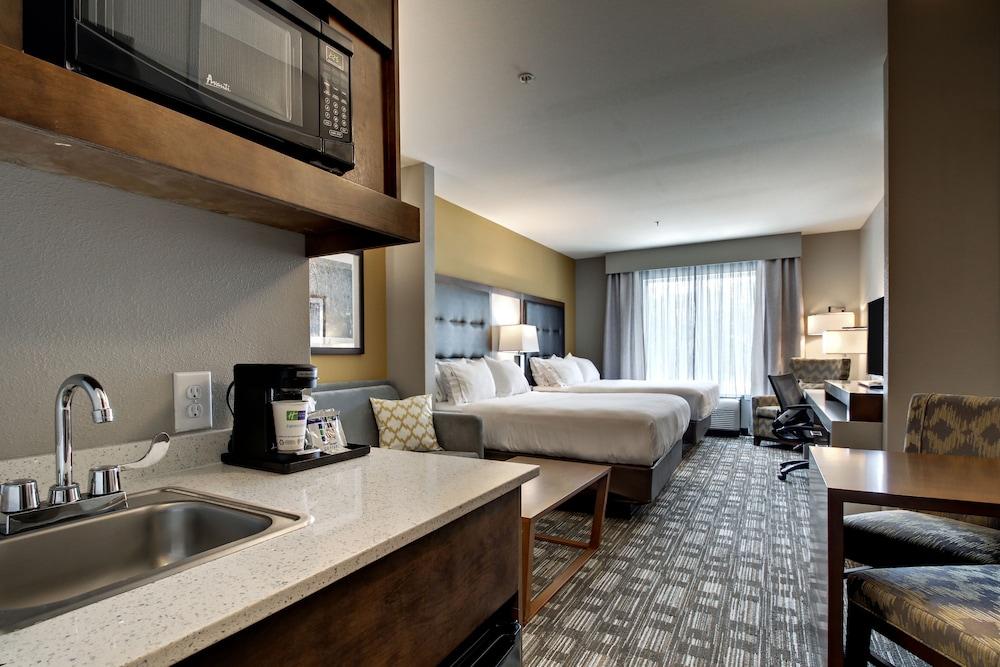 Holiday Inn Express Hotel & Suites Albany by IHG photo 29
