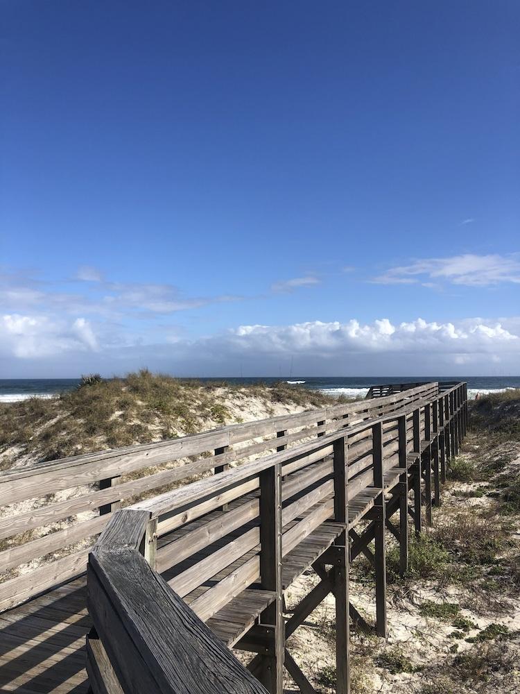Beachside Hotel photo 34