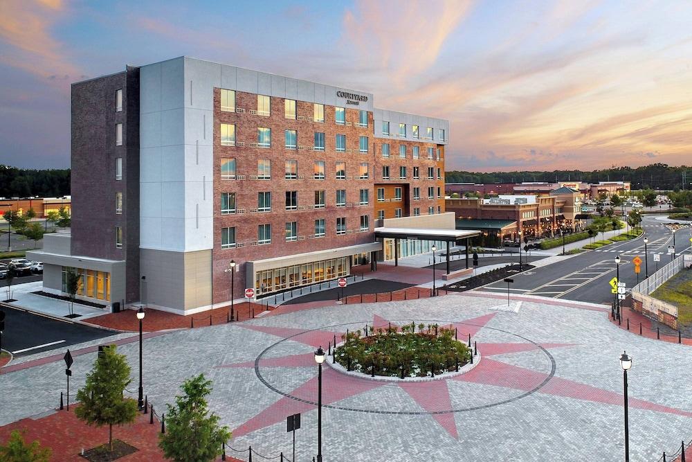 Courtyard by Marriott North Brunswick photo 41
