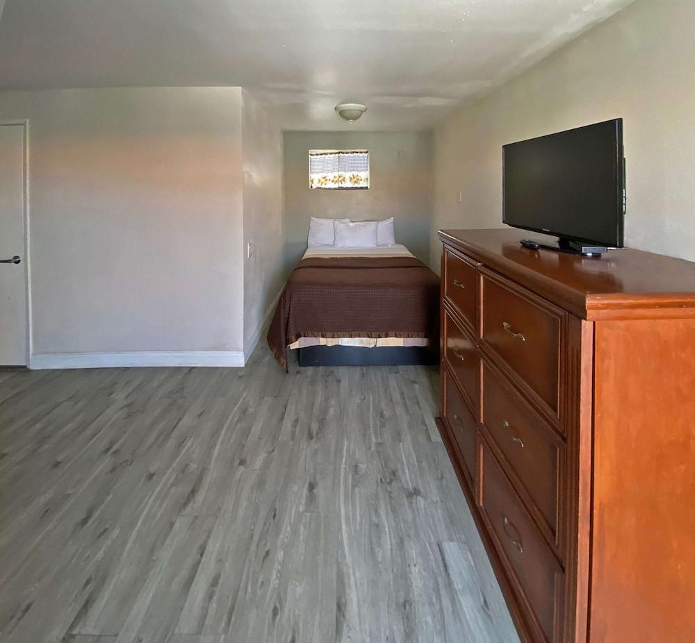 Rodeway Inn Ventura Midtown photo 24
