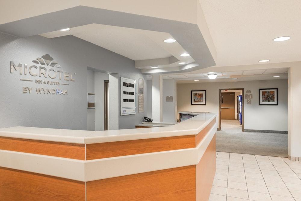 Microtel Inn & Suites by Wyndham Seneca Falls photo 2