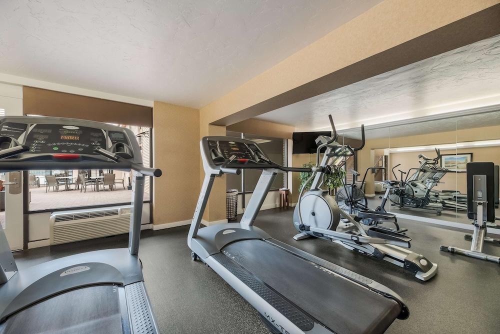 Best Western Town & Country Inn photo 28