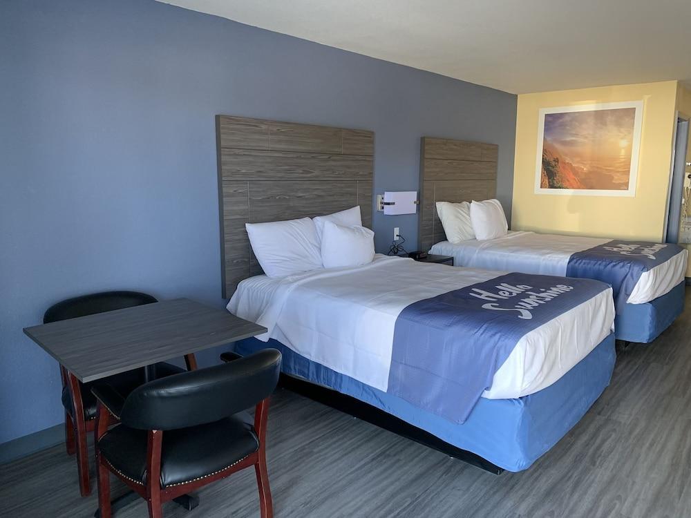 Days Inn by Wyndham Okmulgee photo 6