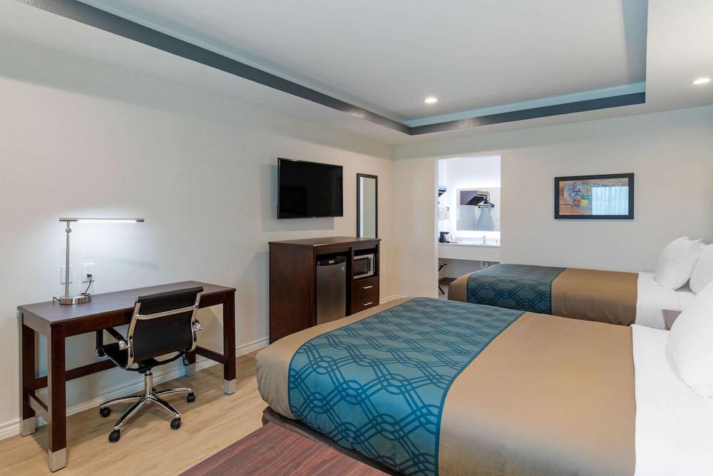 Econo Lodge Houston Northwest - Cypress photo 13