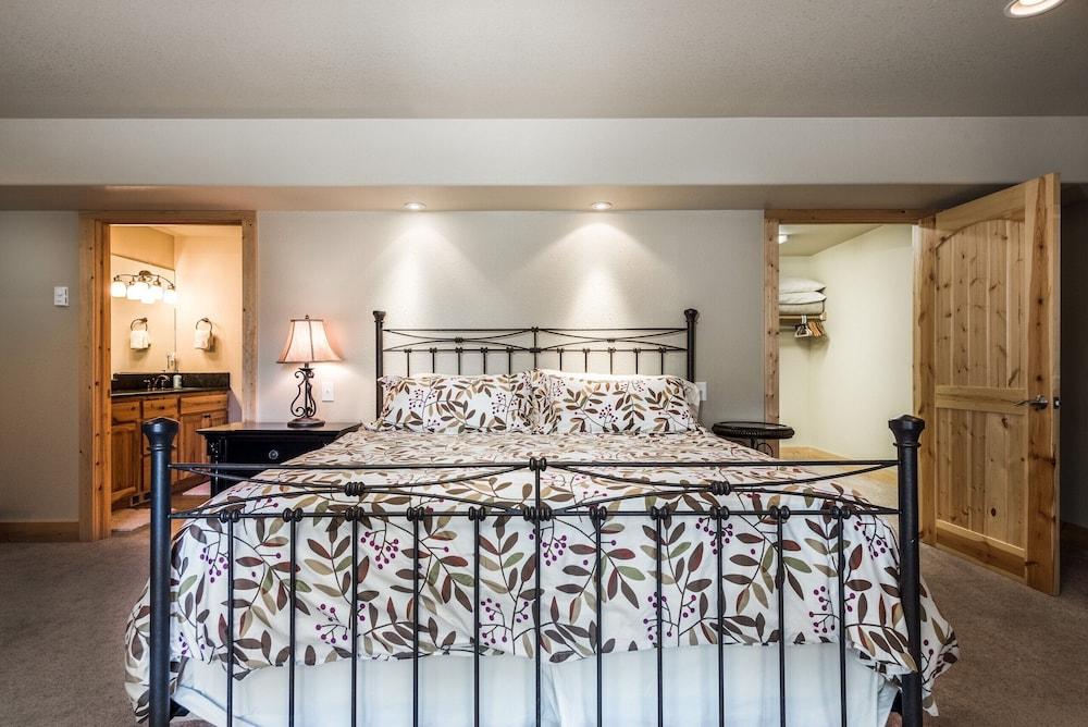 Pineview Lodge photo 59
