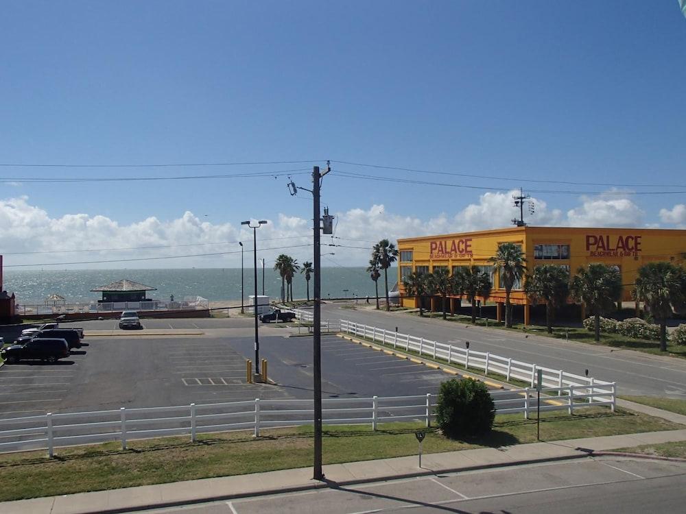 Regency Inn photo 15