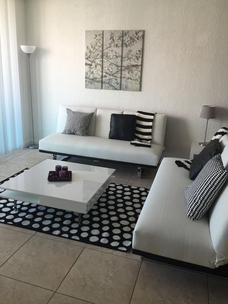 Beach Apartments Hollywood photo 4