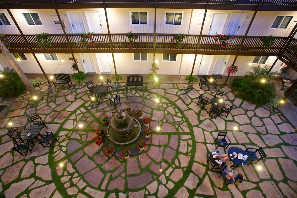 Ocean Beach Hotel photo 65