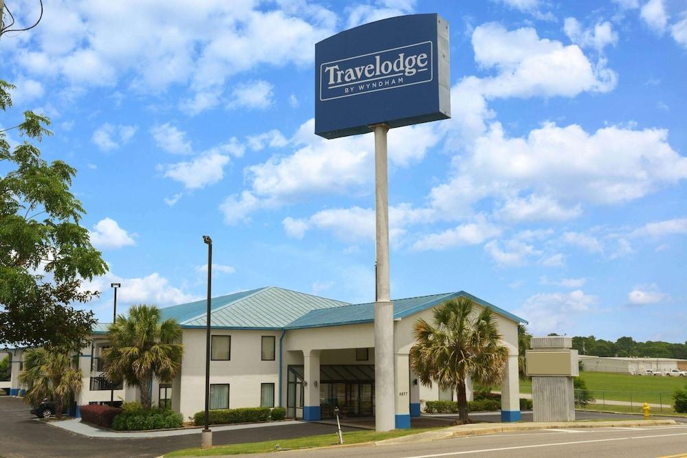 Travelodge by Wyndham Montgomery East photo 1