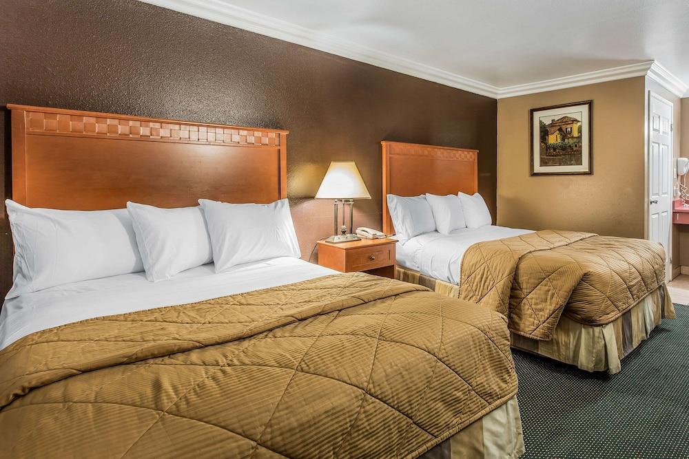 Rodeway Inn Ventura Midtown photo 11