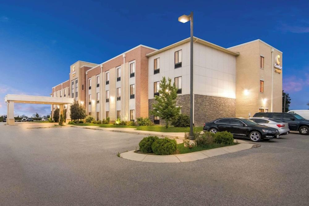 Comfort Suites Rensselaer near Fair Oaks photo 35
