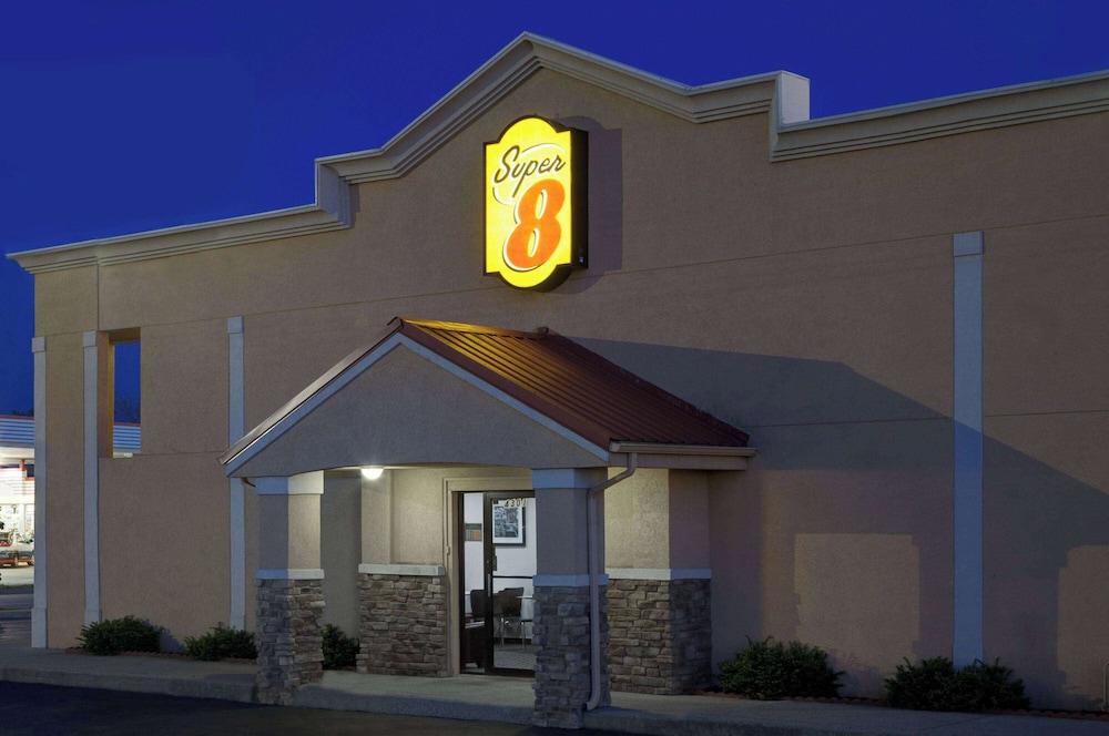 Super 8 by Wyndham Lafayette / Purdue Area photo 1