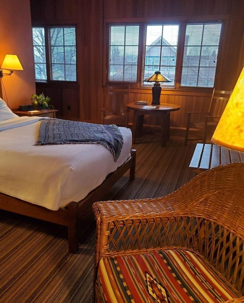 Roycroft Inn photo 9