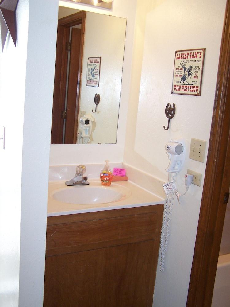 Pointe West Resort Motel photo 17