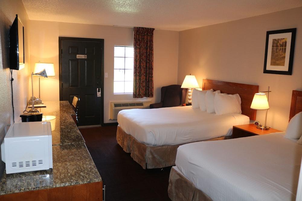 Friendship Inn photo 7