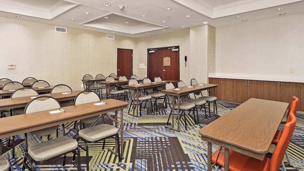 Holiday Inn Express Hotel & Suites Conroe I-45 North by IHG photo 37