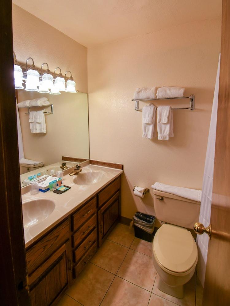 Inn at SilverCreek photo 50