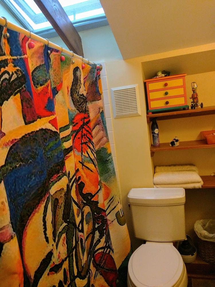 Ann Arbor B&B Inn photo 24