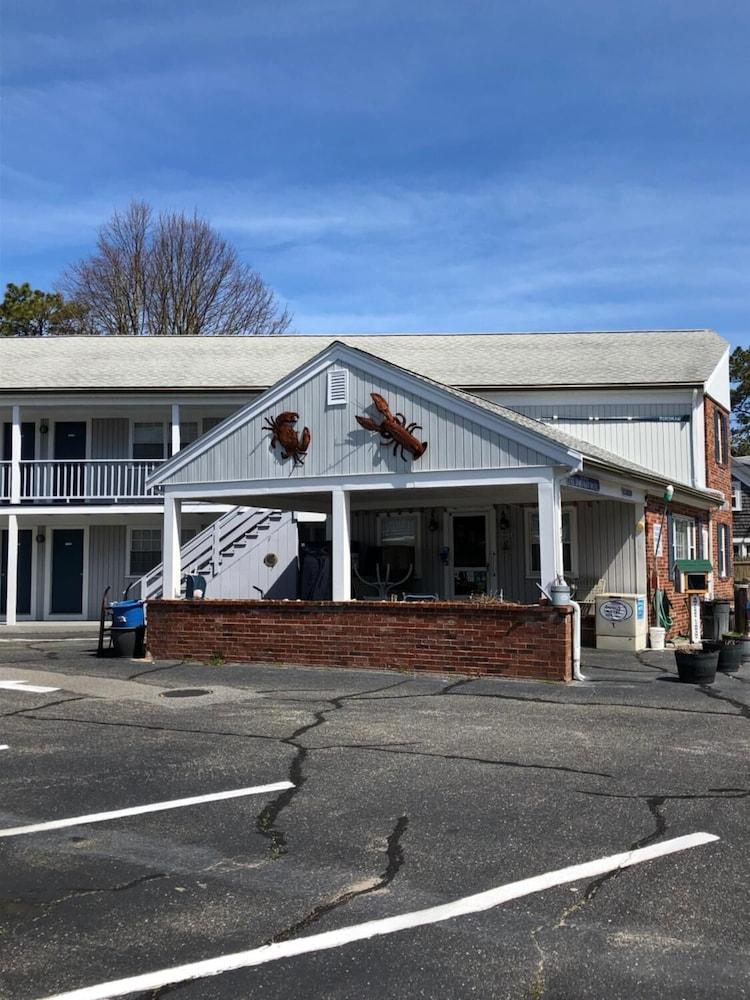 Doryman Motel photo 14