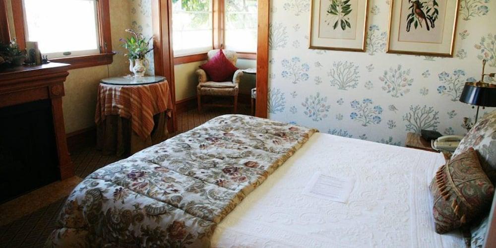 Pacific Grove Inn photo 32