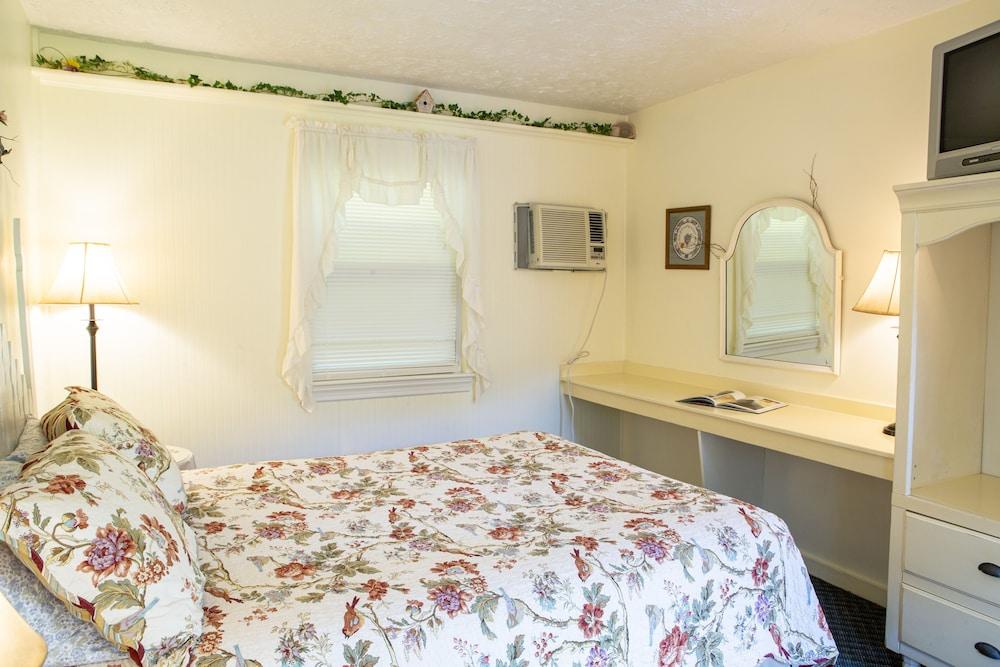 The Chimney Rock Inn & Cottages photo 69