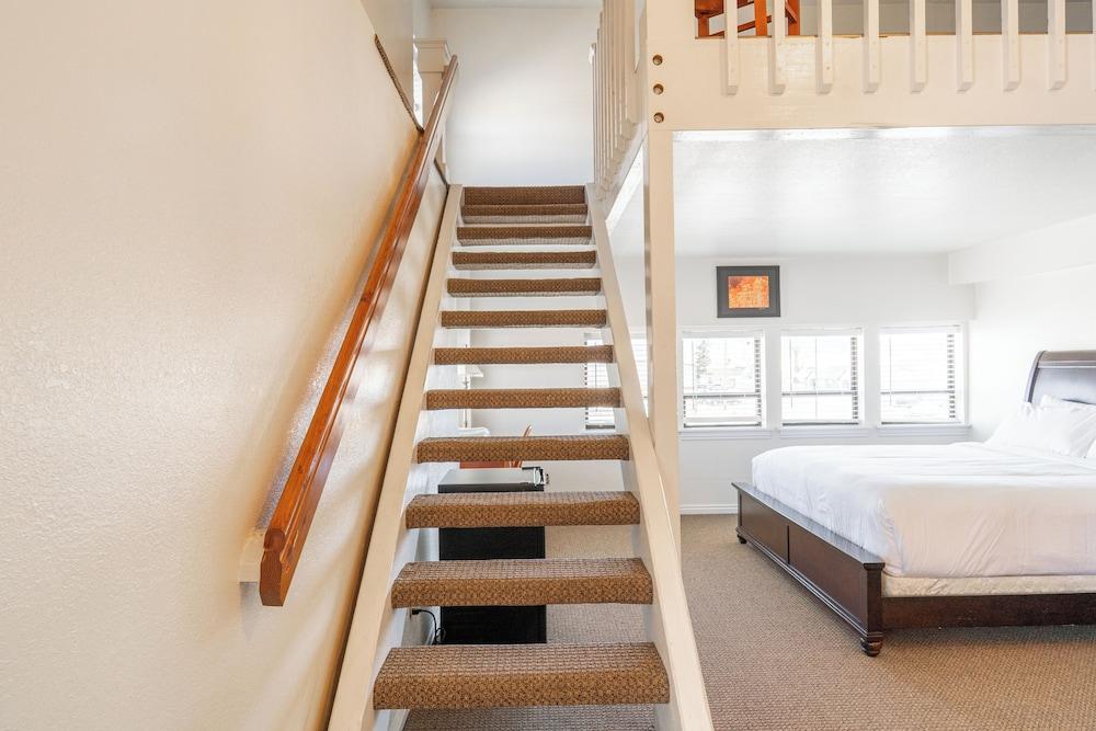 Road Creek Inn photo 5