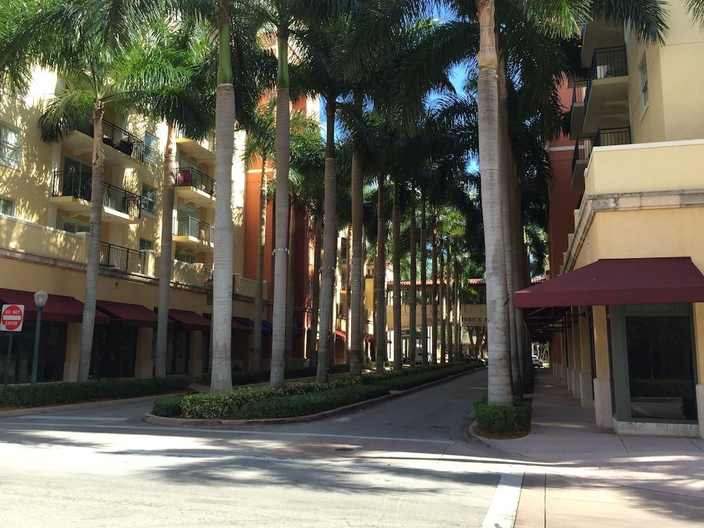 LYX Suites at Merrick Park in Coral Gables photo 29
