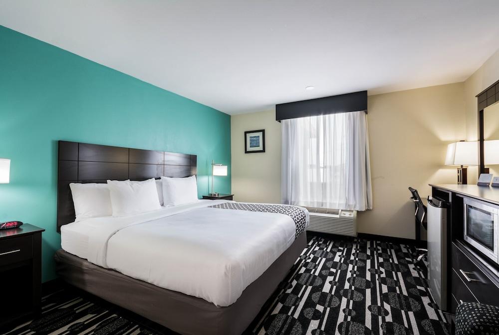 Bricktown Hotel & Extended Stay photo 9