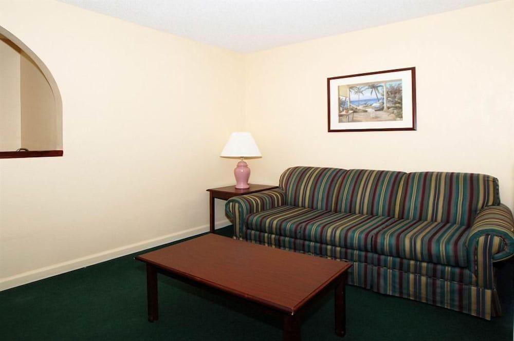 Quality Inn Mullins - Marion photo 24