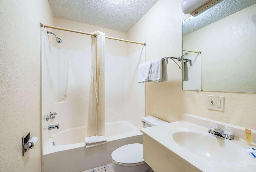 Rodeway Inn Benton photo 6