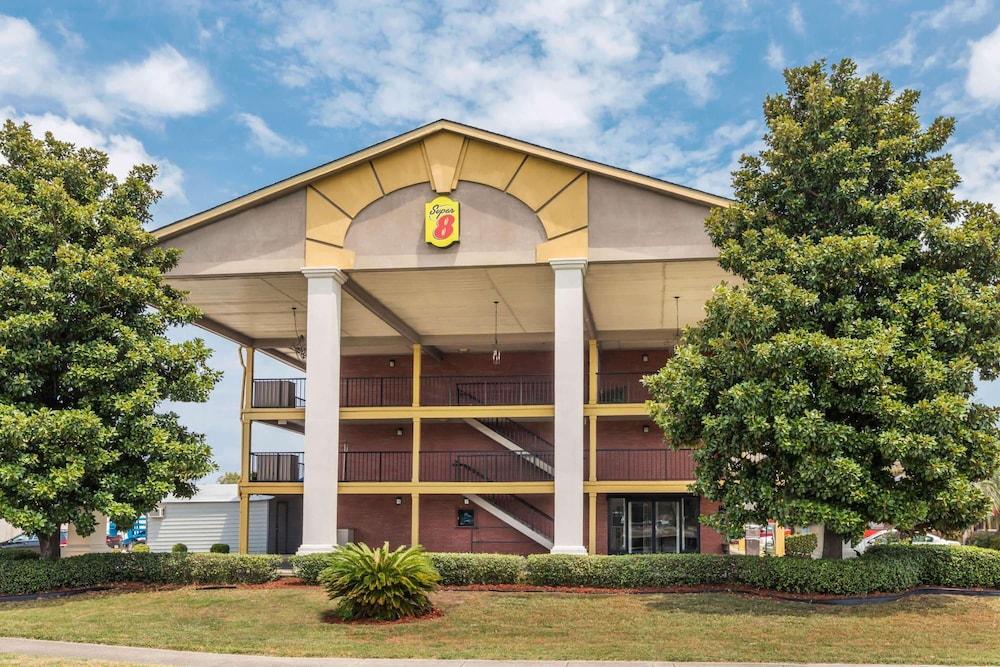 Super 8 by Wyndham Metairie photo 12