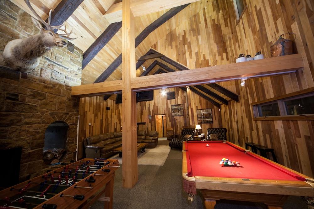 Log Cabin Lodge & Suites photo 28