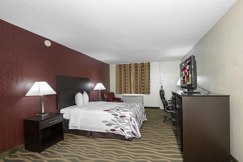 Red Roof Inn Murray photo 20