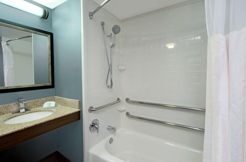 Hilton Garden Inn Austin NW - Arboretum photo 27
