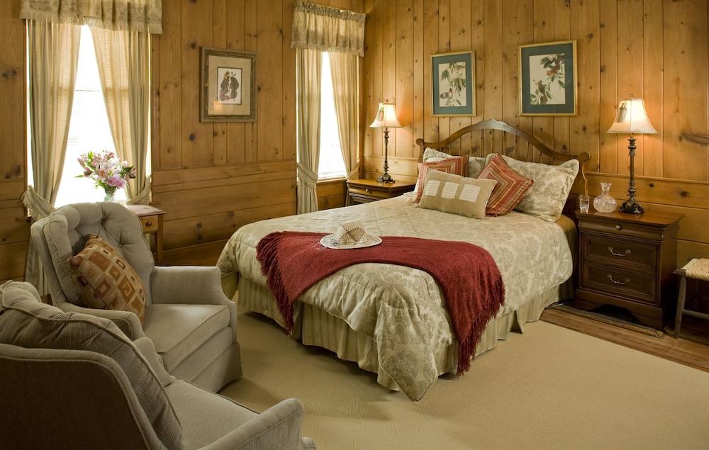 1906 Pine Crest Inn photo 52