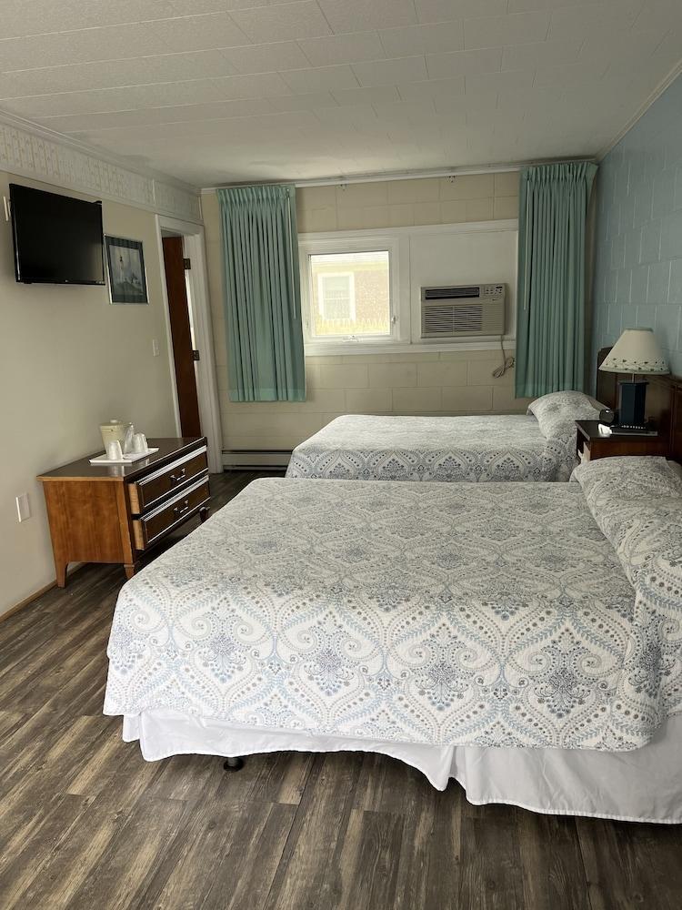 Doryman Motel photo 42