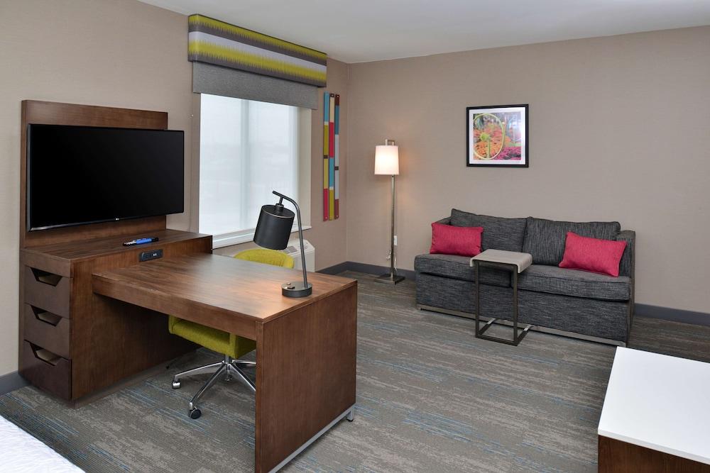Hampton Inn & Suites Adrian photo 17