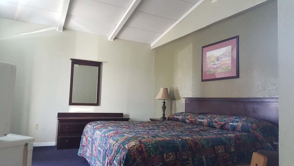 Cactus Inn and Suites photo 3