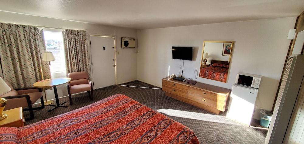 Budget Inn photo 8