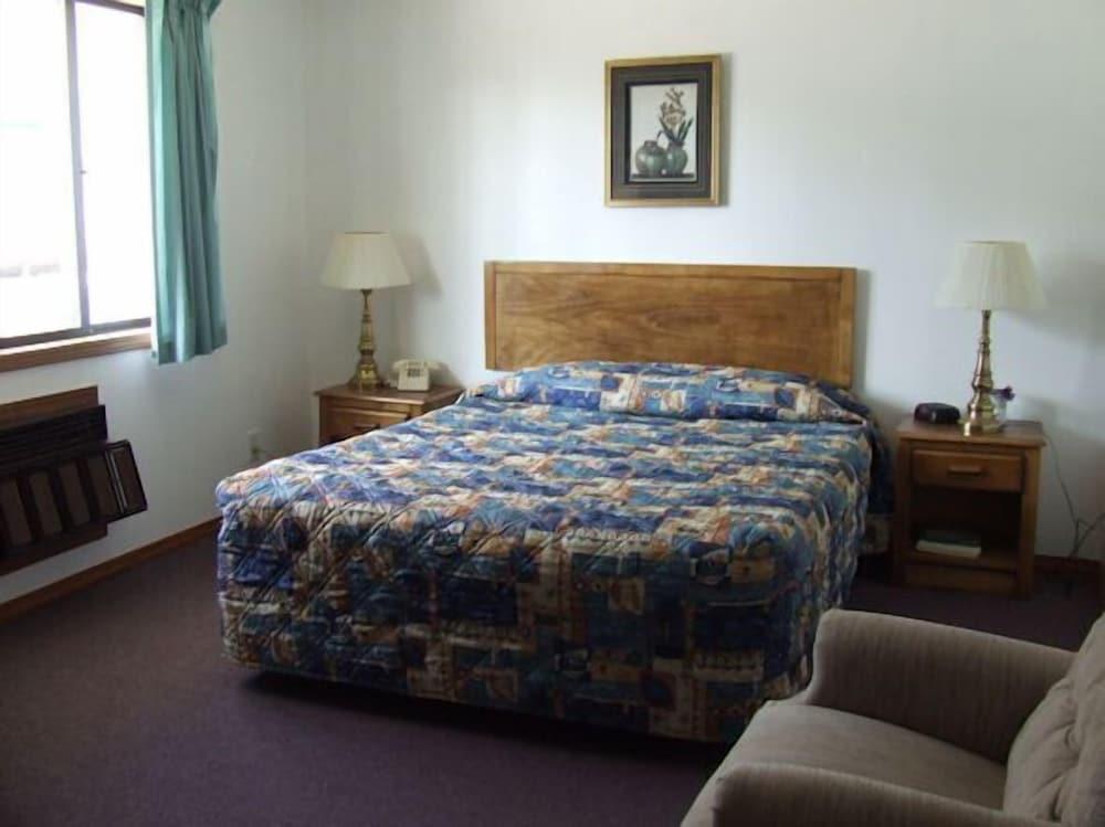 The Skyline Motel photo 3