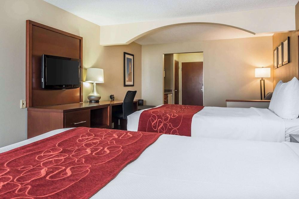 Comfort Suites Springfield I-70 photo 64
