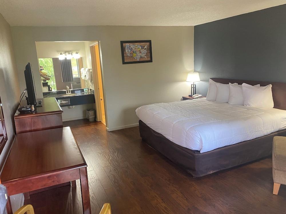 Inn at Lake Washington By OYO I-405 photo 9