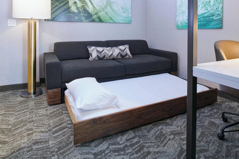 SpringHill Suites by Marriott Wixom Novi photo 11