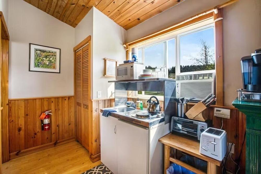 Deer Harbor Cottages photo 5
